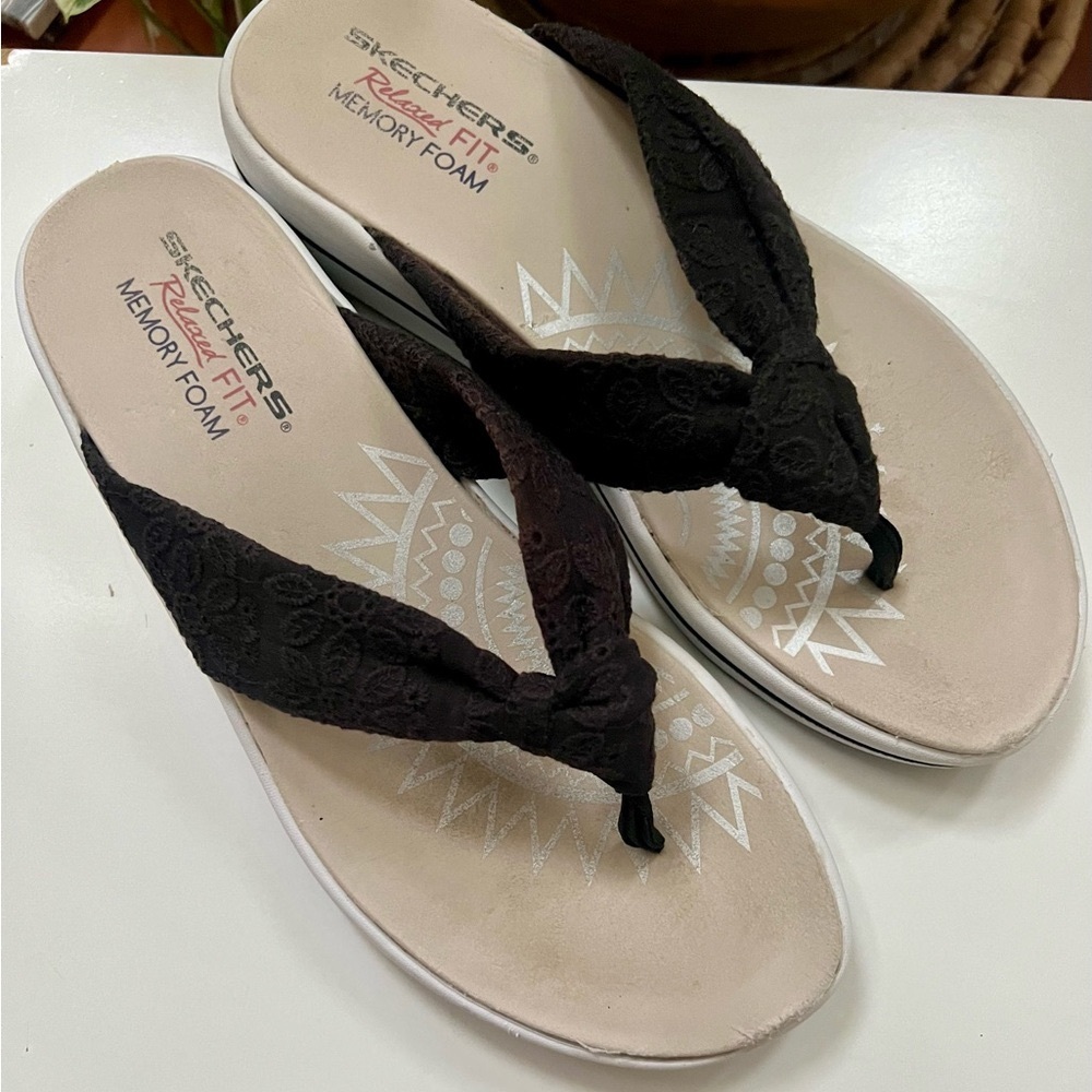 Skechers Women’s Relaxed Fit Memory Foam Flip Flop Sandals Size 8 Black Thong